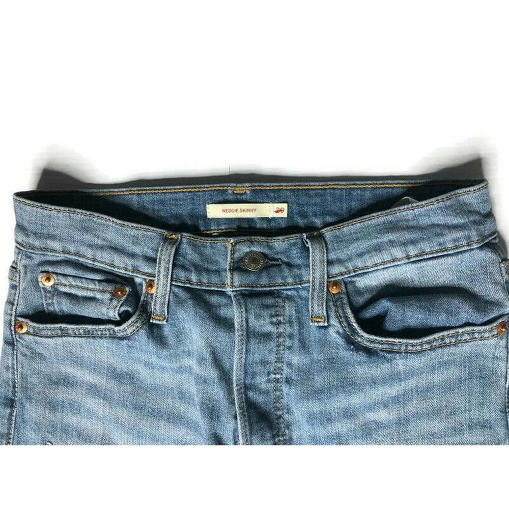 Levi's Womens Wedgie Skinny Jeans High Rise Light Wash Distressed Raw Hem Sz 29 - Picture 5 of 9